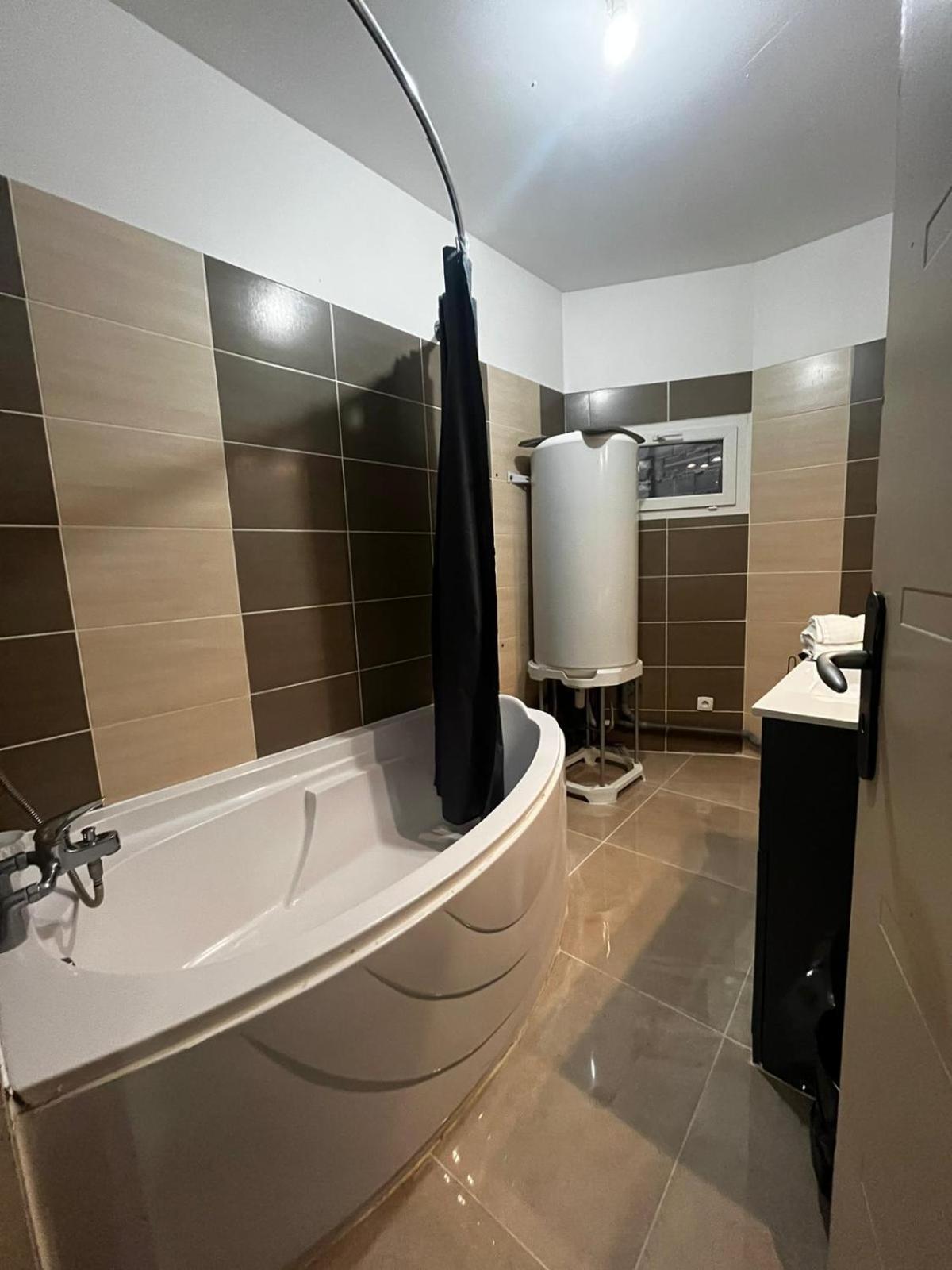 Appartement Des Carmes Nîmes Eksteriør bilde