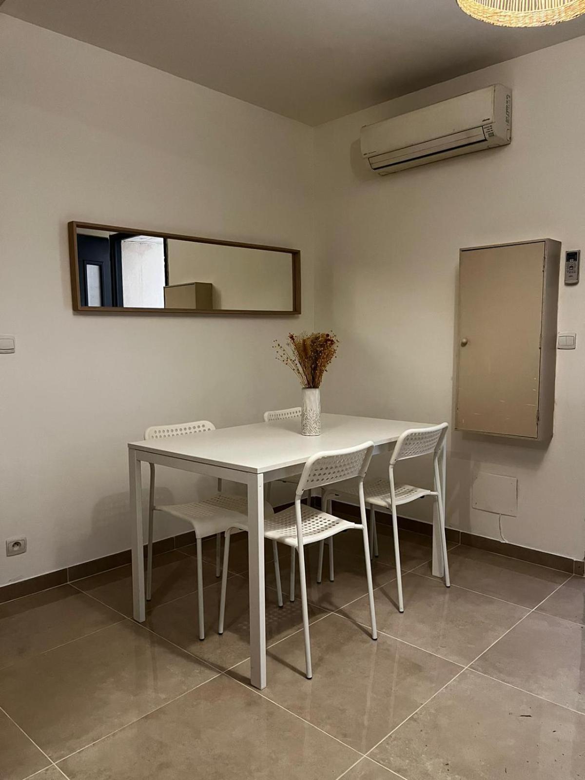 Appartement Des Carmes Nîmes Eksteriør bilde