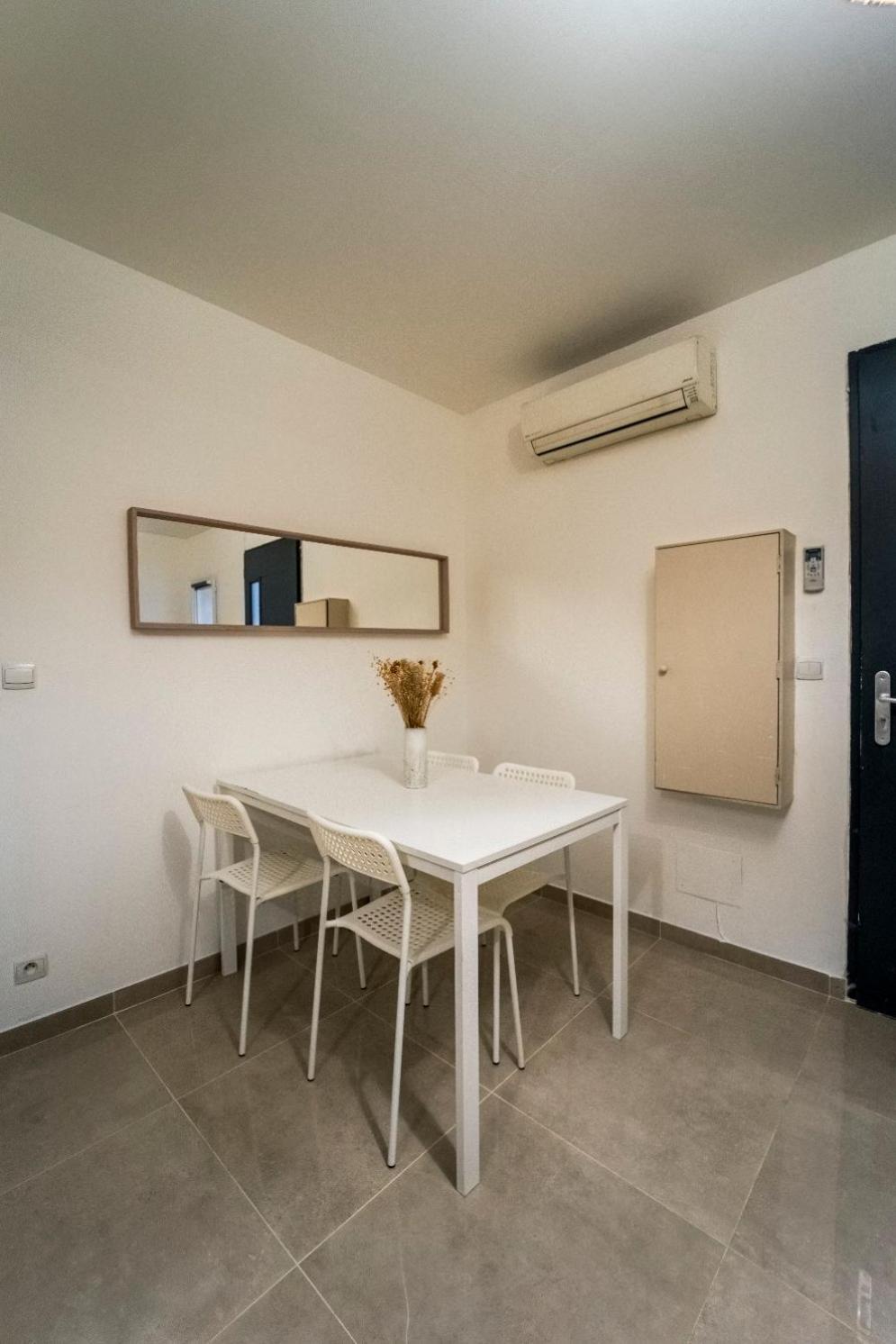 Appartement Des Carmes Nîmes Eksteriør bilde